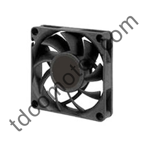 مروحة محورية DC 70x70x15 YZ-7015D كم واضعة كروية